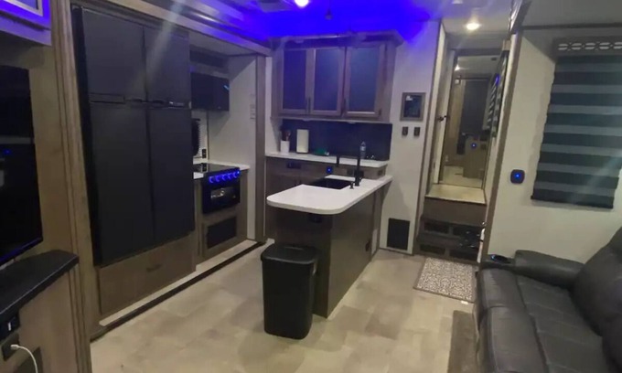 Lancaster House | Experience a trailer that brings you close to all forms of entertainment.