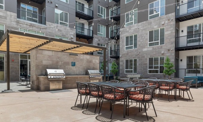 Jewell Heights - Hoffman Heights Apartment | ⛰️Experience Aurora in Style!🛋️