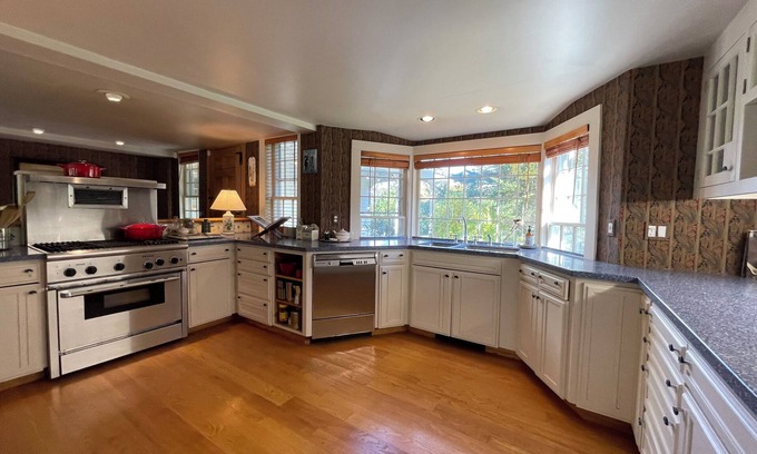 Winsted House | Experience Fall in the Berkshires
