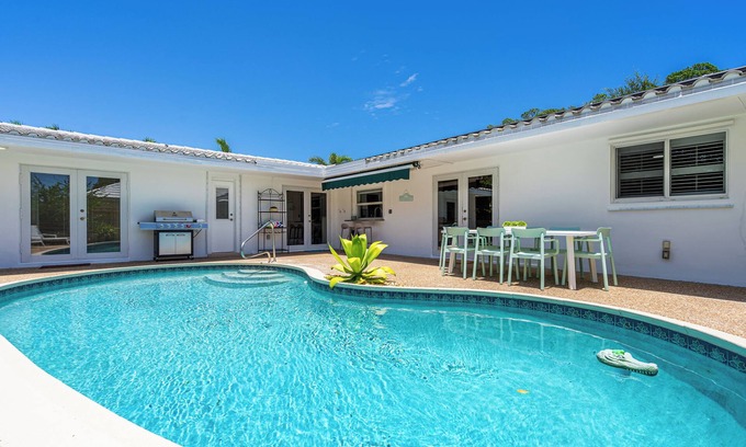 Imperial Point House | Experience Fort Lauderdale living near vibrant Las Olas 12 min