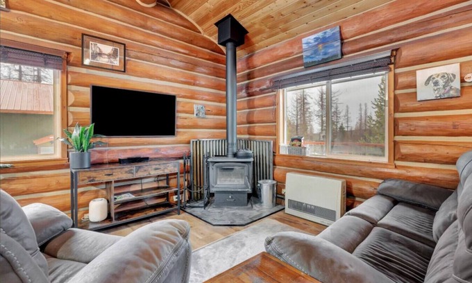 Seeley Lake Cabin | Experience Montana! 3bdr log cabin