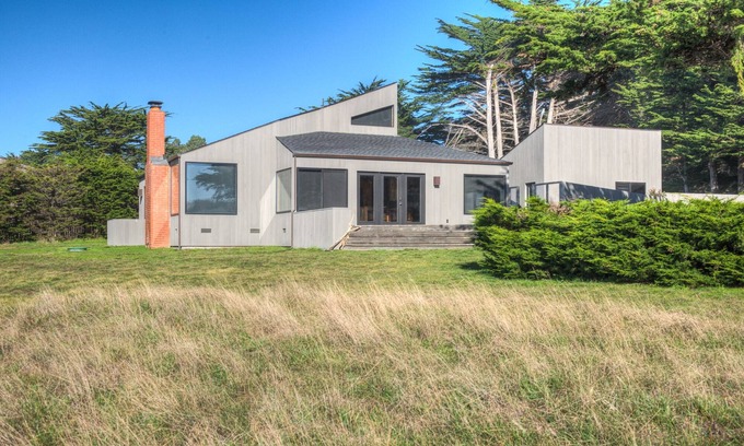 Sea Ranch House | Experience ocean front living at its finest!