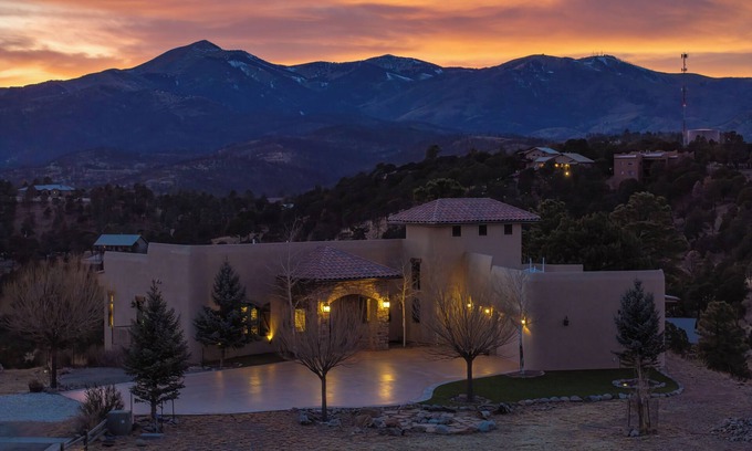 Ruidoso House | Experience Ruidoso from the top, 360 views,private pickleball, hot tub