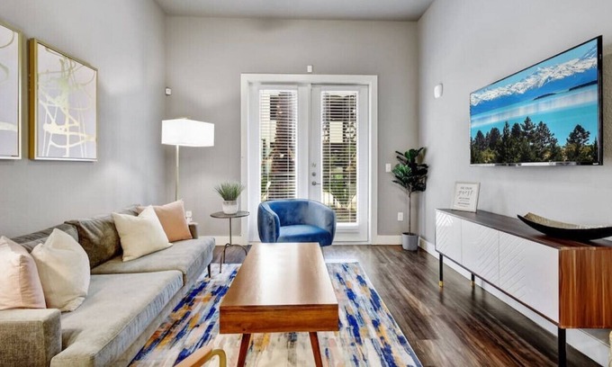 Arsenal Apartment | Experience San Antonio in Style