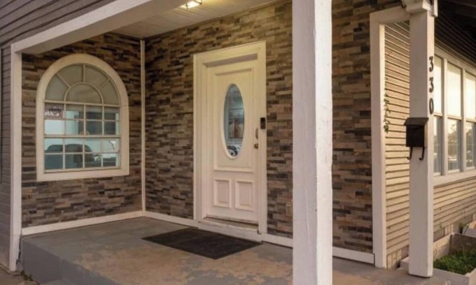 Highland Park House | Experience Serenity in a 4BR/3BA Downtown Home