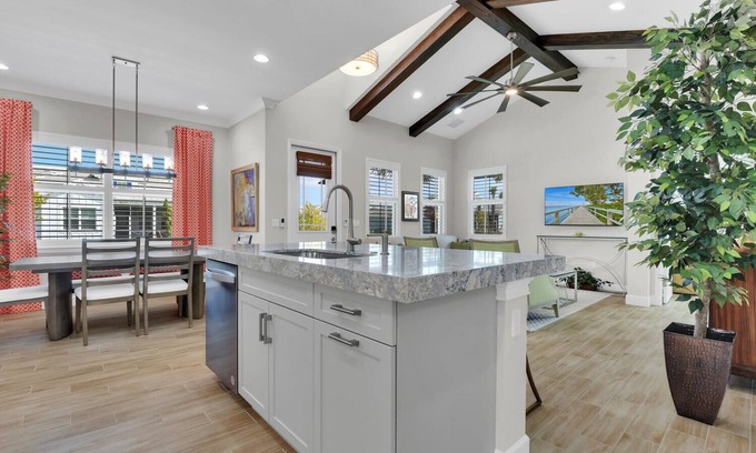 Naples House | Experience the irresistible charm of Cayo Coco Cottage!