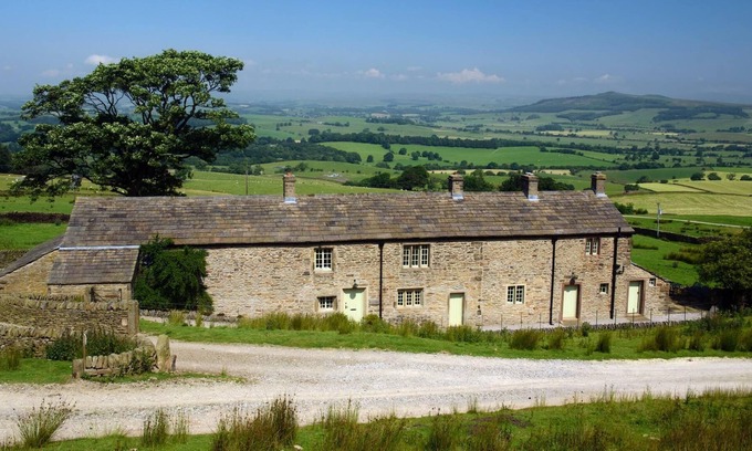 Skipton House | Experience unique wellbeing and nature-based activities on a 3000-acre Sanctuary