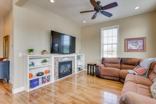 Murphy Apartment | Explore Historic Dtwn! Walkable Loft in Murphy