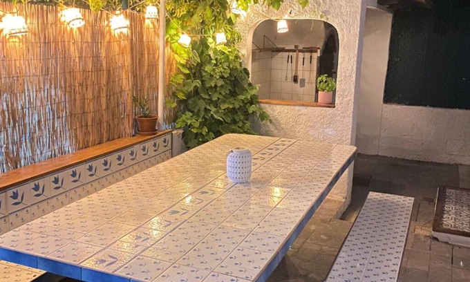 Charneca de Caparica e Sobreda Apartment | Explore Lisbon and enjoy the wonderful beaches. All in one place.