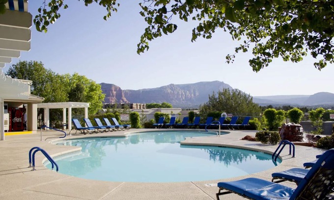 Oak Creek Hotel | Explore Sedona's Beauty from Cozy Suite w/Kitchen & Balcony | Pool Access