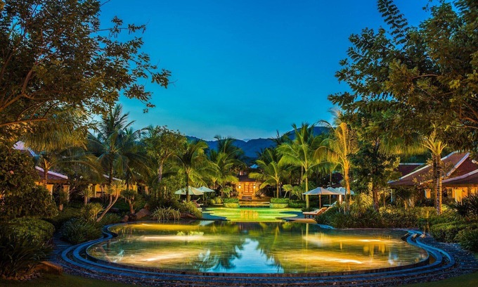 Newark House | Explore the Bay Area !