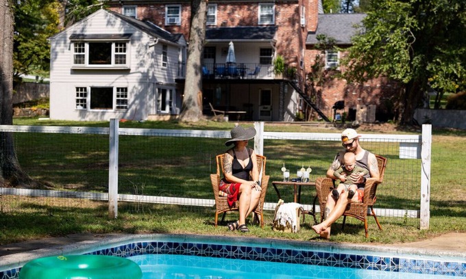 Newtown Square Apartment | Explore the Best of Both Worlds