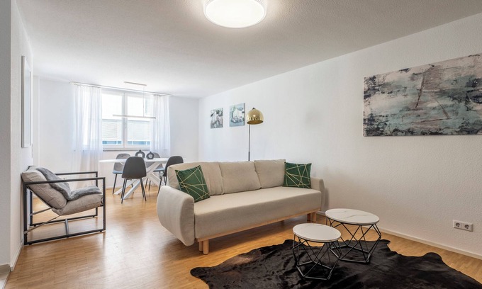 Boeblingen Apartment | EXQUIS 3 Room Design Flat LOUIS I Parking I Balcony I Centre I Family-friendly