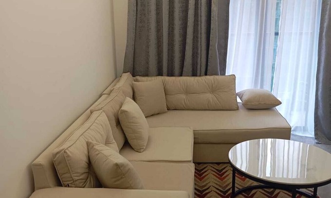 Thompson Estate Apartment | Exquisite 1BR apartment next to a premier shopping mall