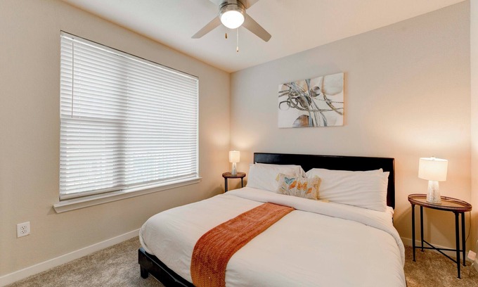 East Cesar Chavez Apartment | Exquisite 2Br/2Ba in East DTATX