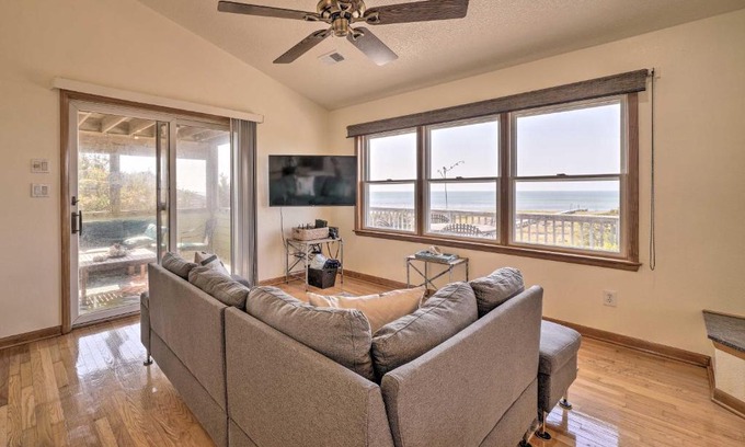 Buxton Apartment | Exquisite Buxton Apt with 2 Decks and Water View!