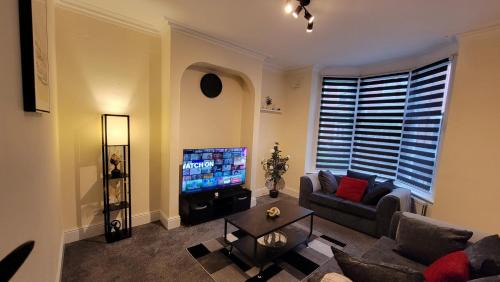 Leicester City Centre Apartment | Exquisite City Centre 5 Bedroom House - LT Villa