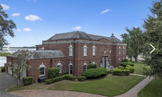 Kissimmee House | Exquisite Lakefront Retreat on Lake Toho. A rare gem for your private resort
