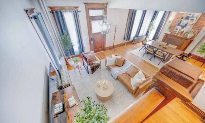 Columbus House | Exquisite Modern Historic Home Near Campus and Stadium! FITS 14 guest!