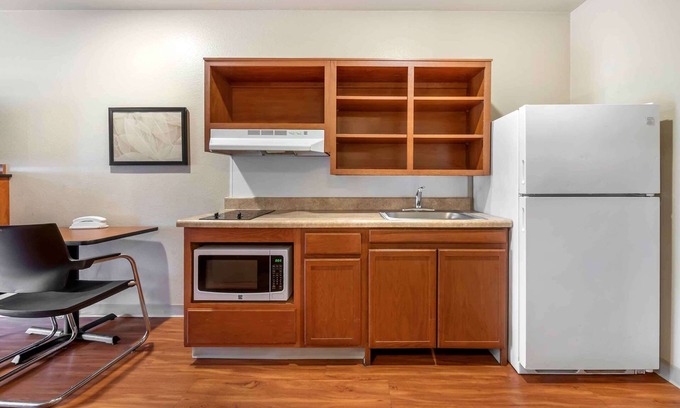 Wichita Hotel | Extended Stay America Select Suites - Wichita - Airport