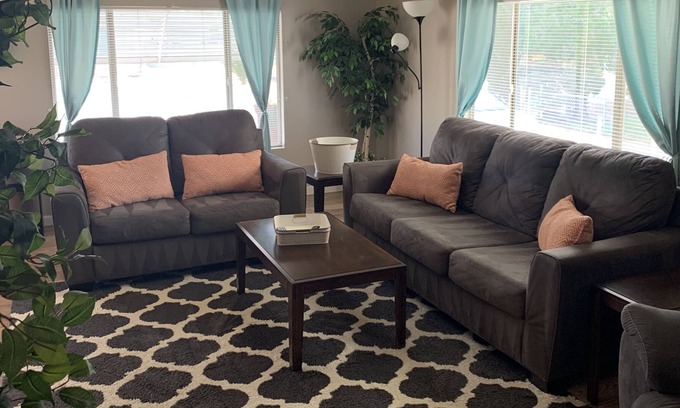 Ridgecrest House | Extended/Vacation Stay at Our Cozy and Comfy Home