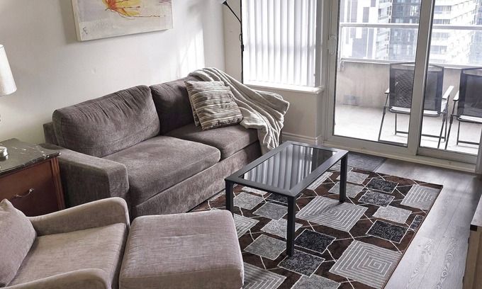 Toronto Entertainment District Condo | Extra Large 2 Bedroom Condo Downtown Toronto With CN Tower Rogers Centre View