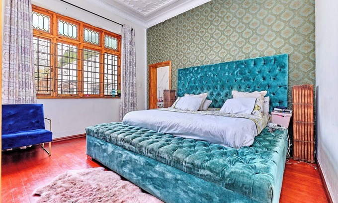 Greater Johannesburg Metropolitan Area House | Extra length king-size bedroom in suit