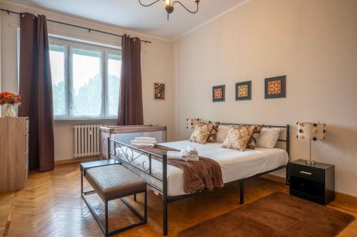 Mirafiori Apartment | -Extra Parking- Suite-1- x6 con Balcone