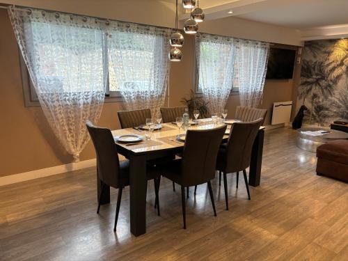 Fecamp Apartment | Fécamp, Etretat, Yport, joli appartement tout près de la plage et de la gare, Isabelle au zerosix soixantedixhuit soixantetreize trentesix quatrevingtonze