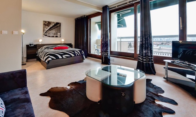 Novel Apartment | F1 bis comfortable and warm, refurbished, fully equipped, 3 stars.