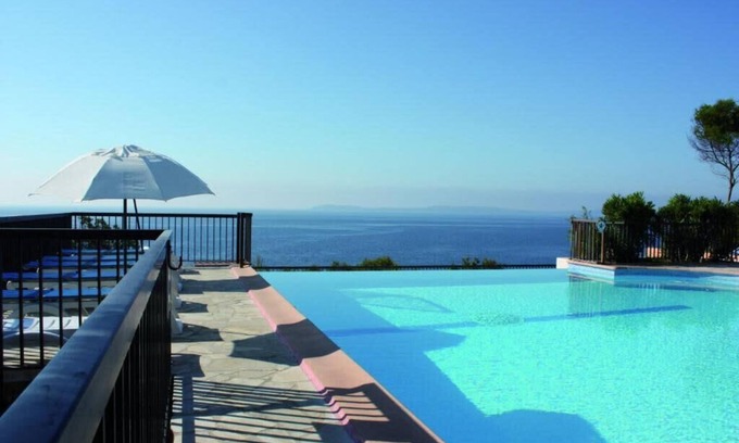 Le Lavandou Apartment | F2 at "Domaine de la Pinède", Heated Swimming Pool