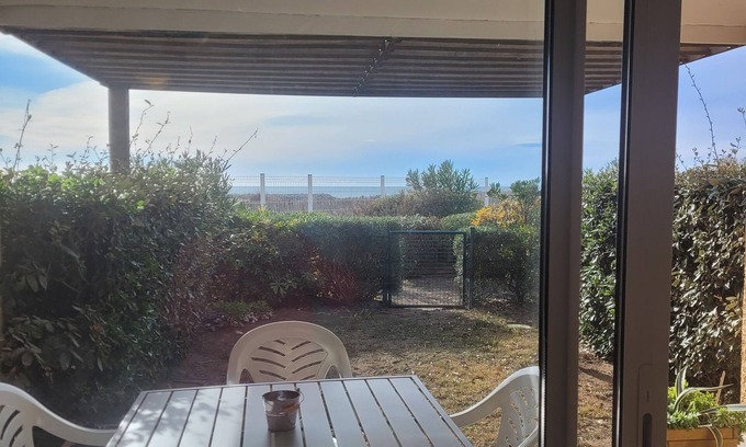 Valras-Plage Apartment | F2 direct beach access