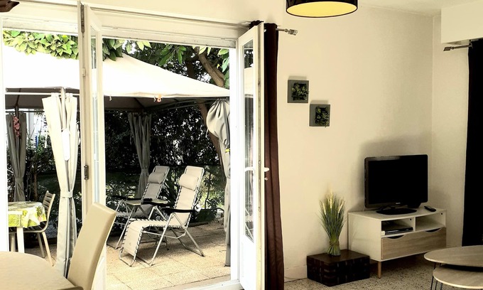 Cros-de-Cagnes Apartment | F2 ON THE GROUND FLOOR 150m from the beaches and shops/5pers/48m2