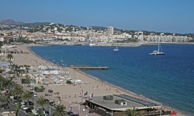 Frejus Plage Apartment | F2 with WATERFRONT VIEWS OF THE MEDITERRANEAN SEA and SAINT-RAPHAEL