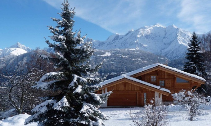Combloux Ski Chalet | F4 apartment in chalet facing Mont Blanc (pets not allowed)