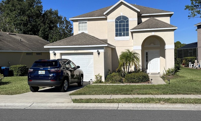 Haines City Villa | Fab 4 bed 3 bath Villa, Pool & Games Room , 25 Minutes from Disney