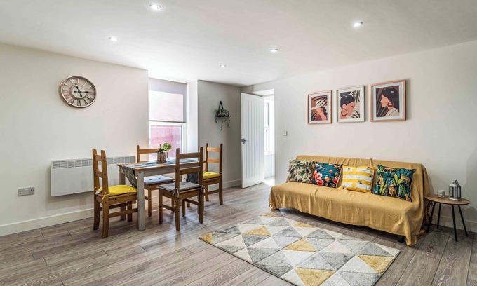 Liverpool Apartment | Fab apartment sleeps 6