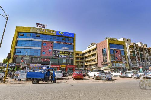Ahmedabad Hotel | FabExpress Canada
