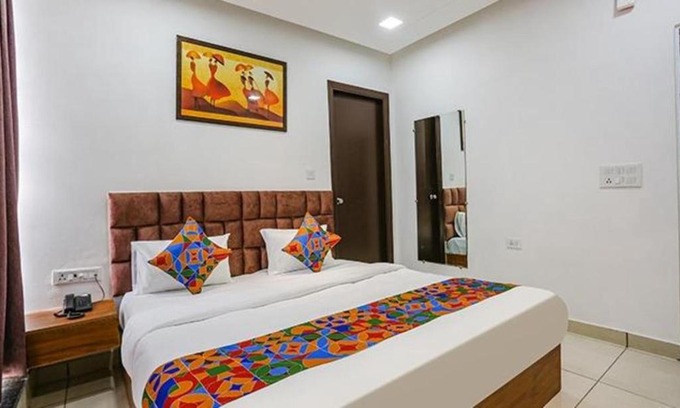 Sector 3 Hotel | FabExpress Shine Inn