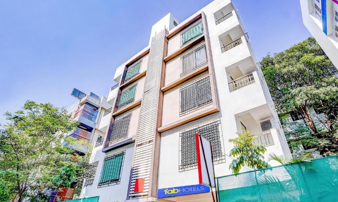Wakad Hotel | FabExpress Wakad Villa - Nr Amar Business Zone