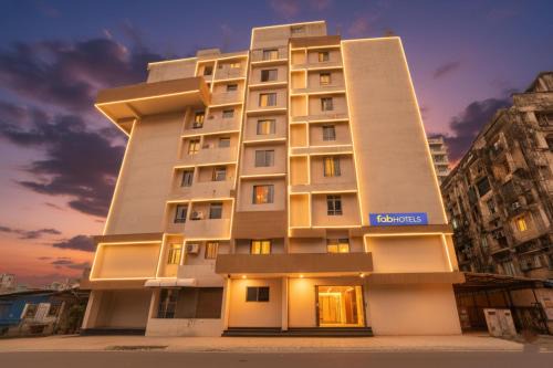 Kalina Hotel | FabHotel 7 Square - Nr BKC