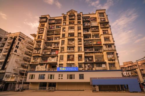 Jogeshwari West Hotel | FabHotel Amber Corp Inn - Nr NESCO Exhibition Center