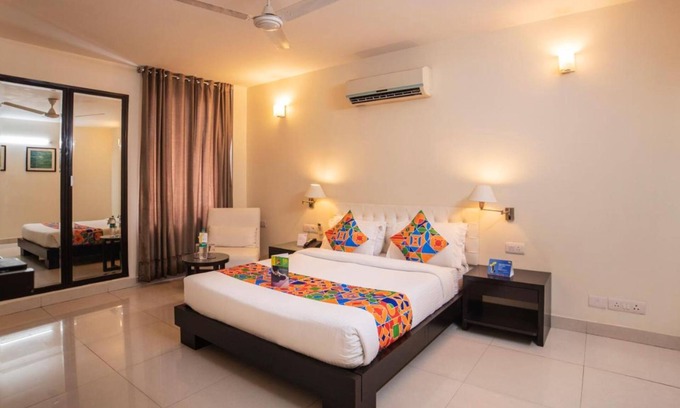 Saket Hotel | Fabhotel Anutham
