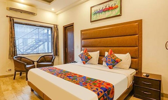 Saket Hotel | FabHotel Grand Anutham