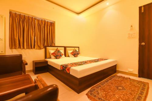 Kolkata Hotel | FabHotel Motisarai