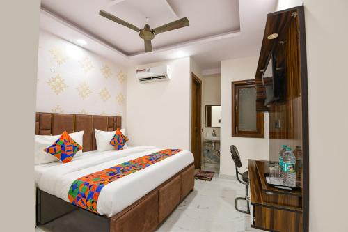 Khattalwada Hotel | FabHotel NP International - Nehru Place Market
