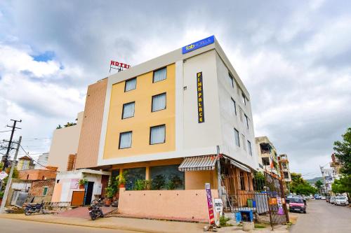 Raja Park Hotel | FabHotel Pink Palace