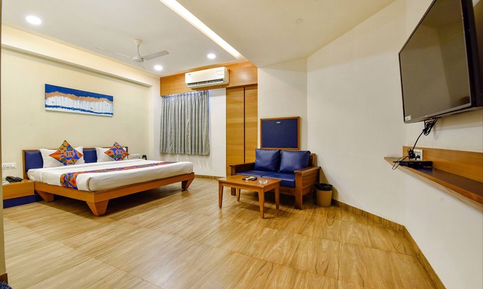 Changodar Hotel | Fabhotel Prime Grand Unity