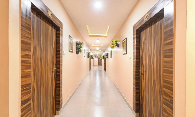 Charbagh Hotel | Fabhotel Sr Grand