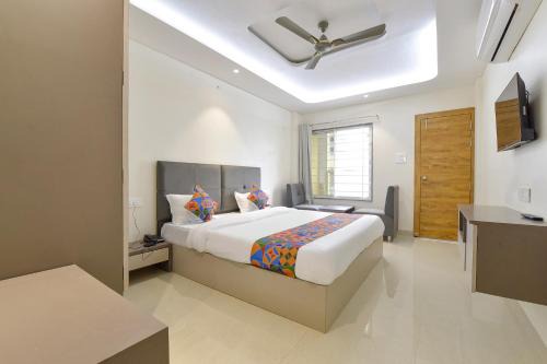 Rau Hotel | FabHotel Synergy Stays